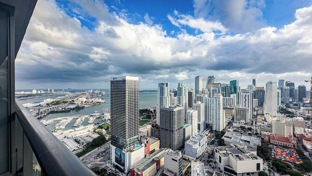 Miami Vacation rentals -Downtown Natiivo