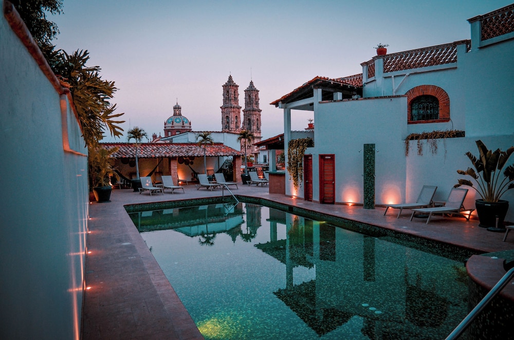 Hotel Agua Escondida Taxco Centro - Image 1