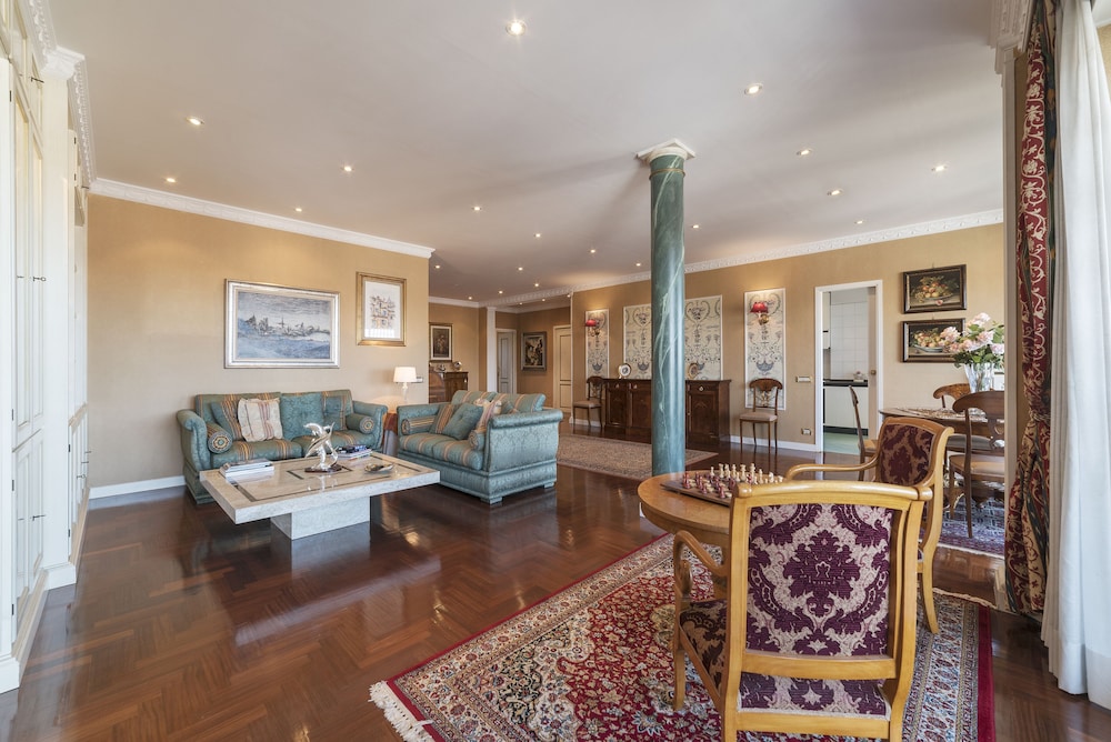 San Pietro Exclusive Panoramic Flat