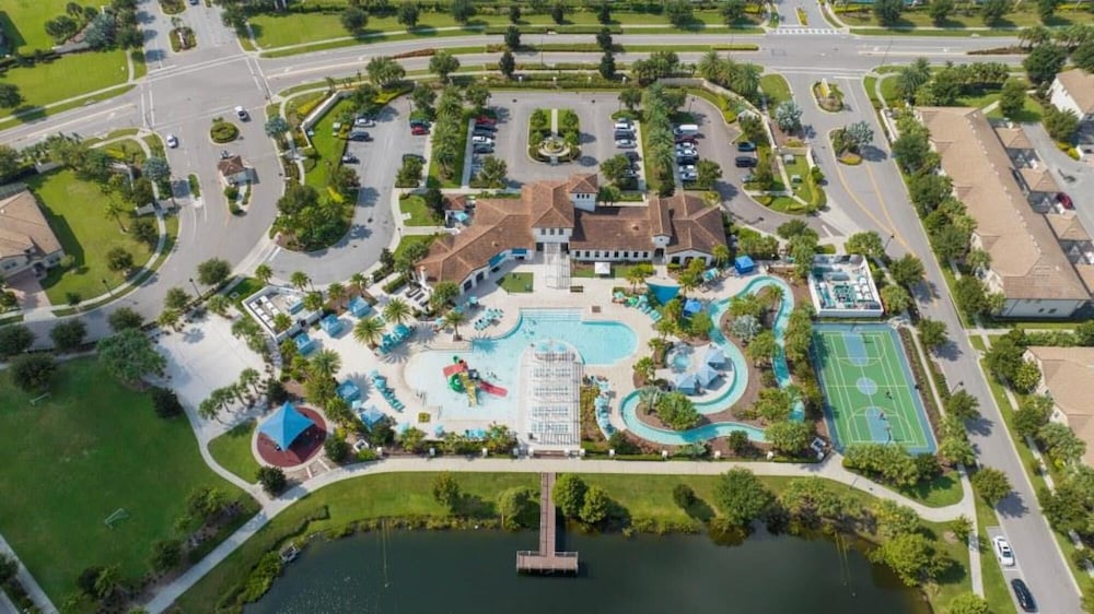 Amazing 5BR Private Pool Lakeview Near Disney