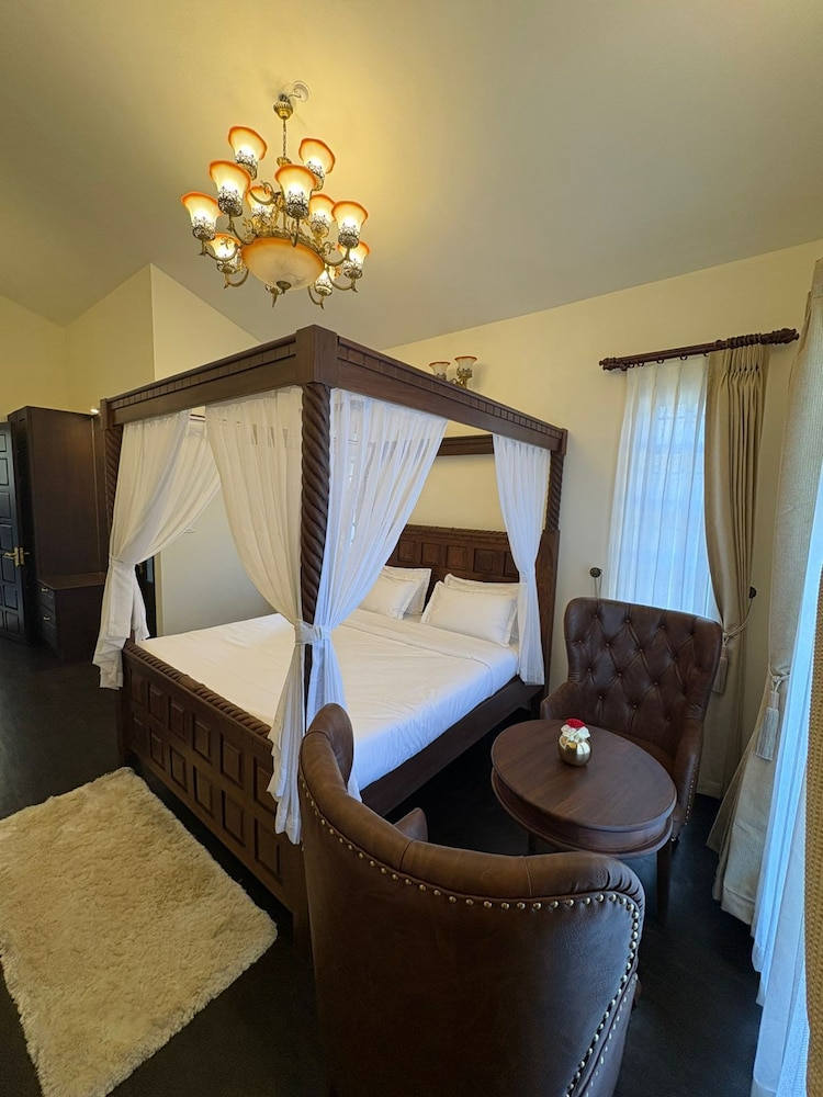 Lynton Resorts