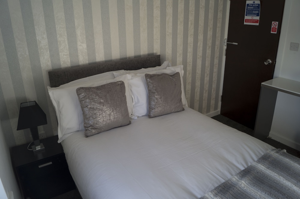 Kirks Korner Hotel