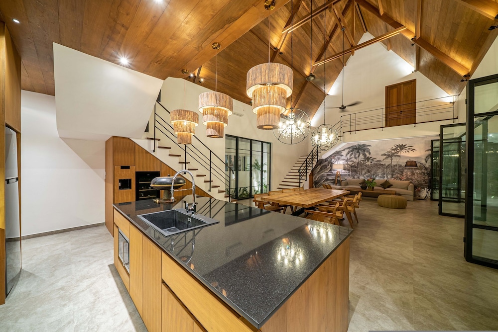 Villa Nusantara 5 by Alfred in Bali - Promo Luxury 4BD Pool Villa Pererenan Beach Caggu