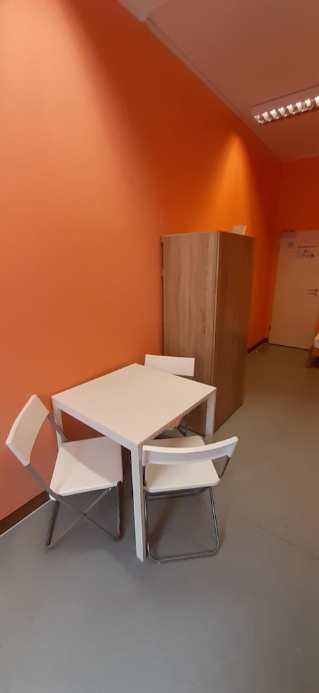 2-Rent Group Hostel Zimmer&Apartments GKP2