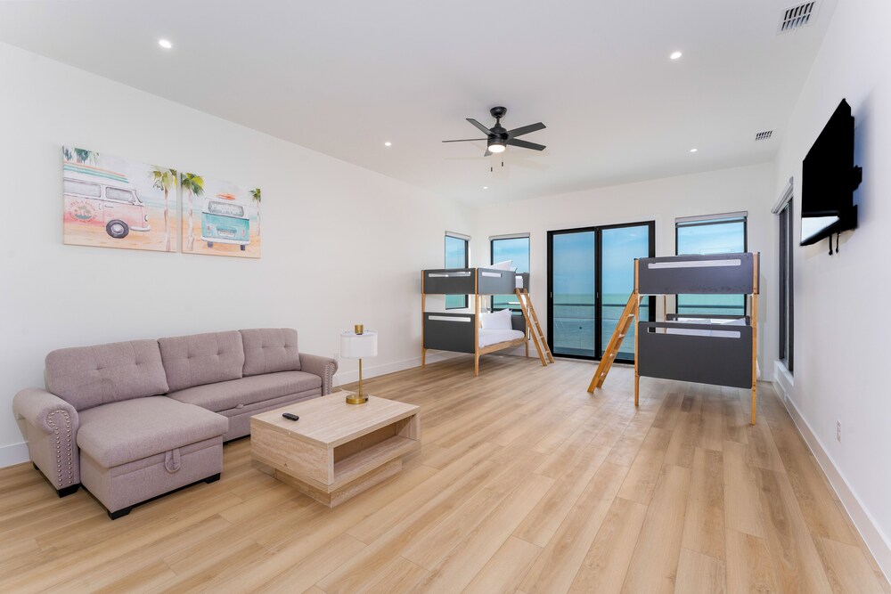Spacious Bay