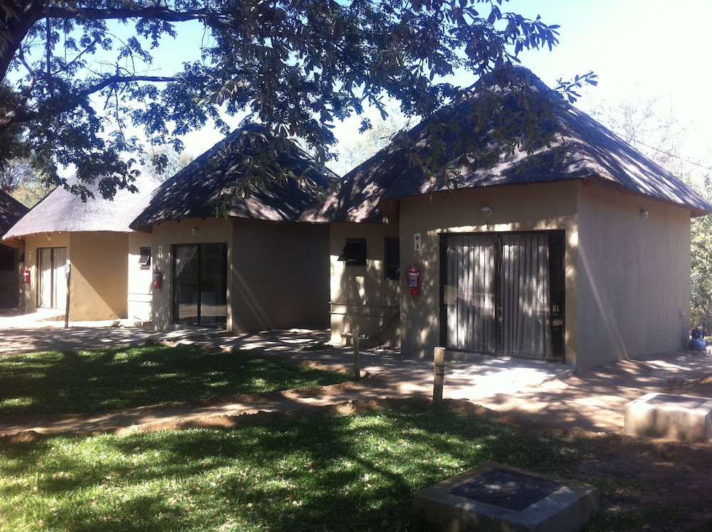 Shakawe Sands Lodge