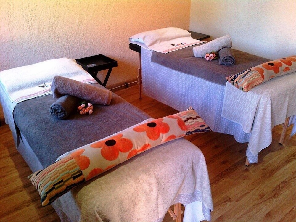 Mannah Guest Lodge