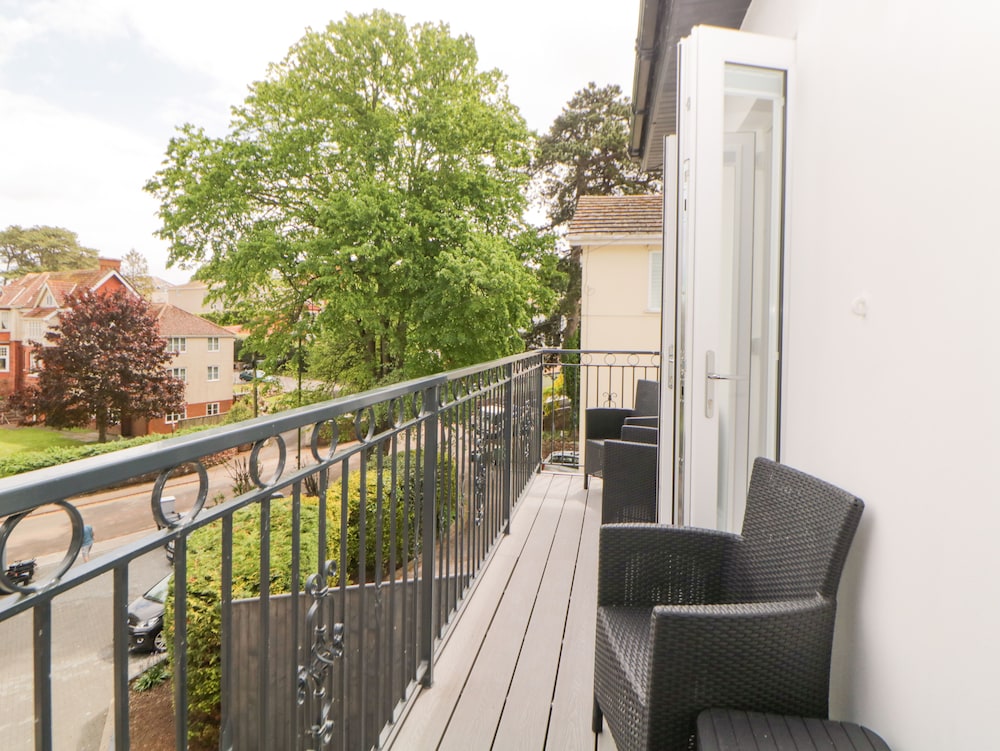 Apartment 4 10 Somers Court