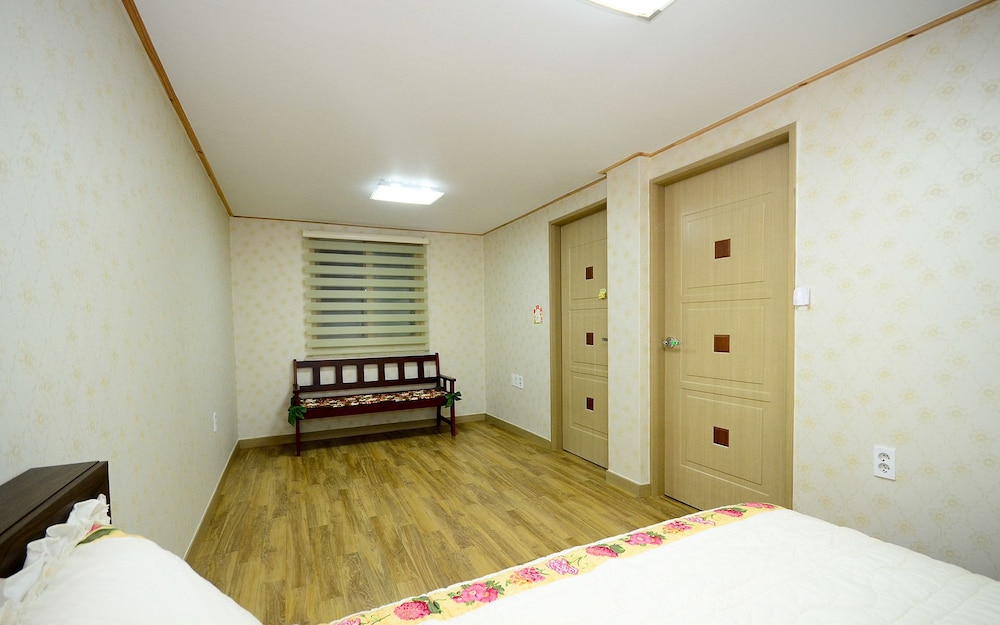 Sun and Moon Pension view 4