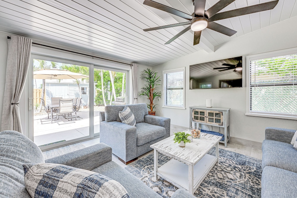 Steps to Englewood Beach: Home w/ Outdoor Oasis!