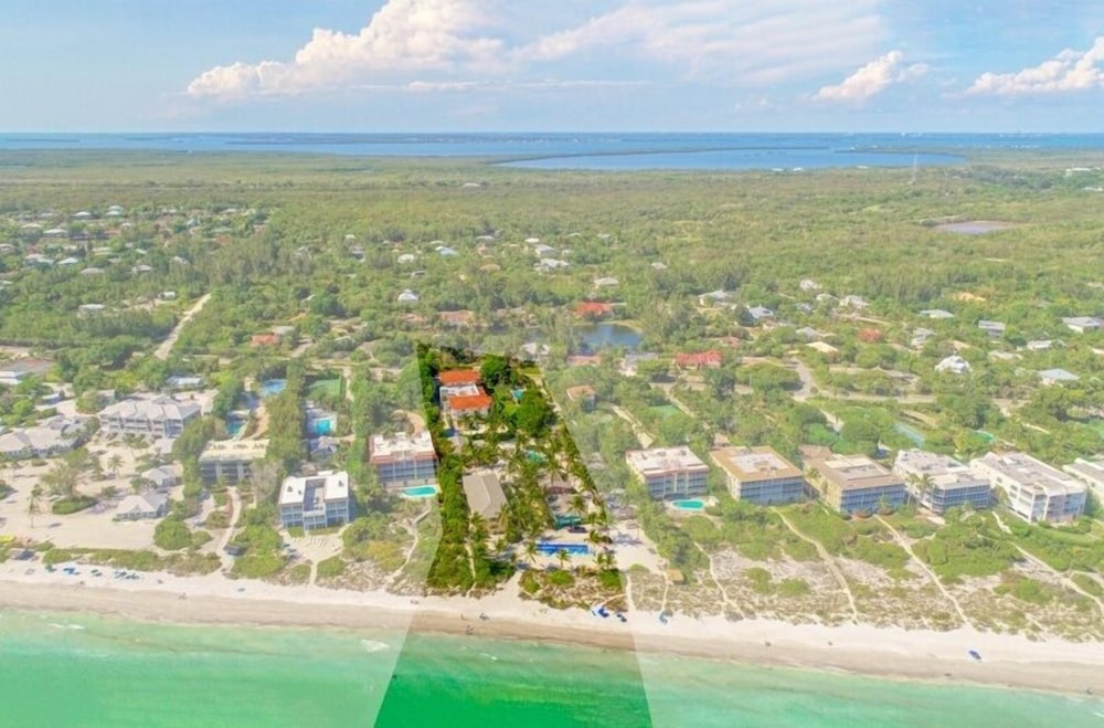 Breakers West C1 2 Bedroom Condo by RedAwning view 3