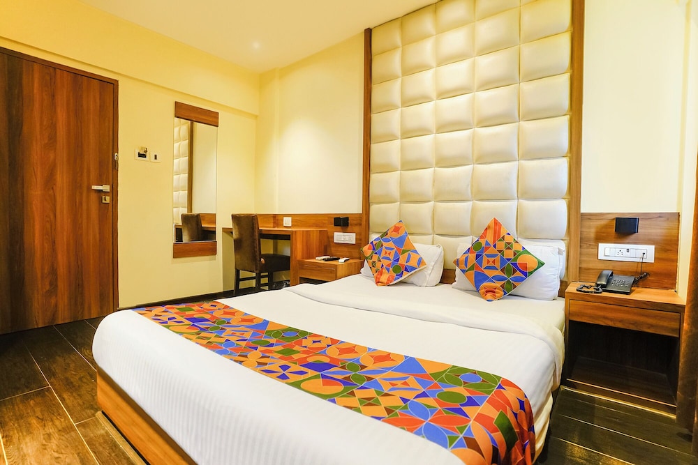 Fabhotel Ratna Mahal