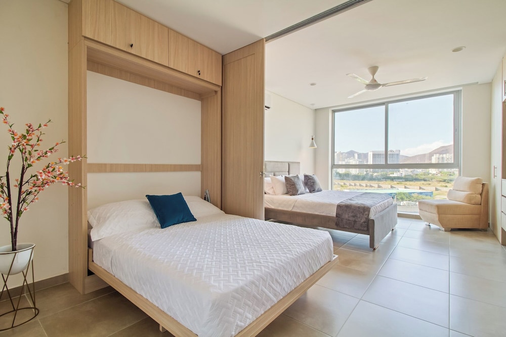 Salguero Suites By HostPro