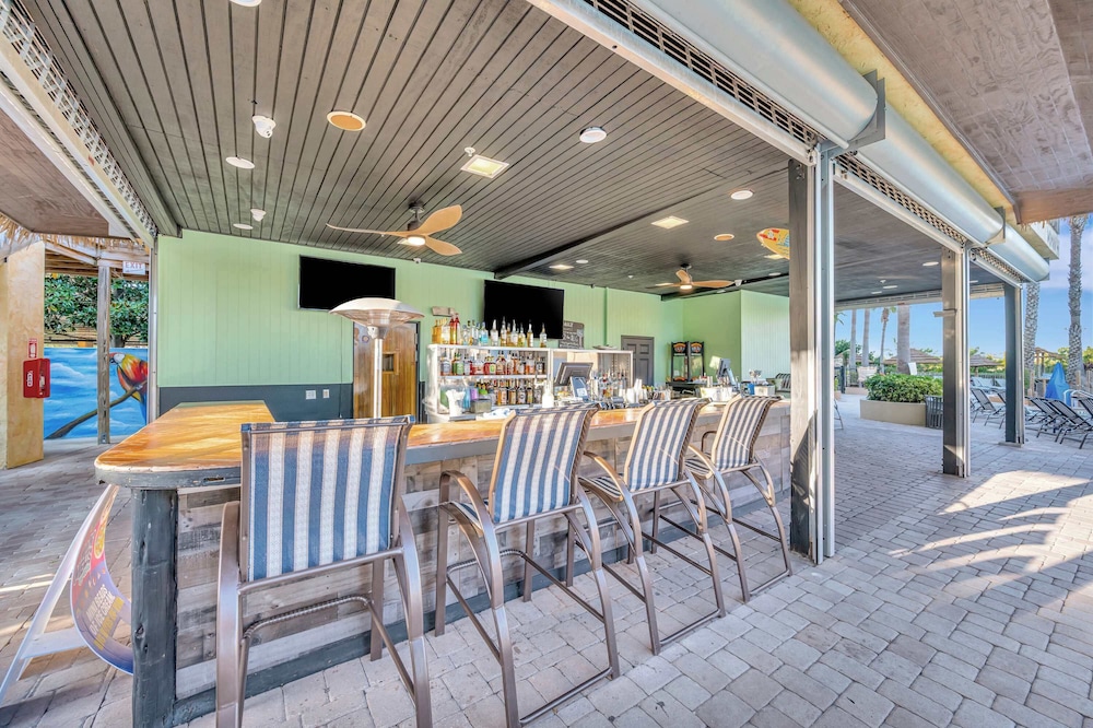 2BR Fireworks View With Pool Spa 5 Minutes to Disney