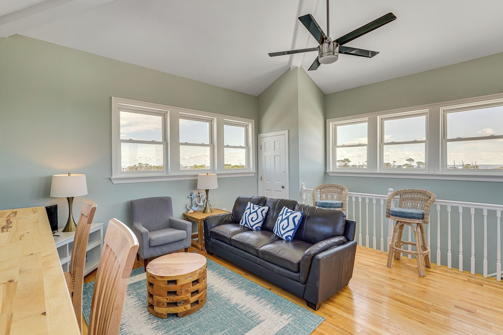 Walk to Ocean: Beach House w/ Pool in Port St Joe!