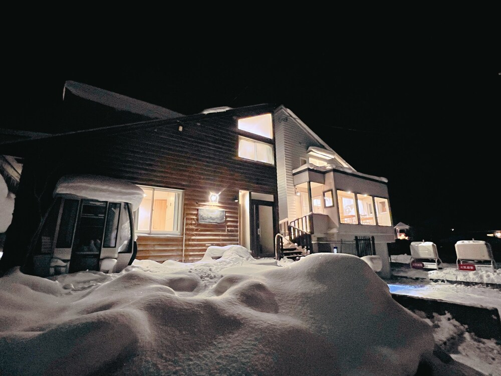 Snowball Hostel