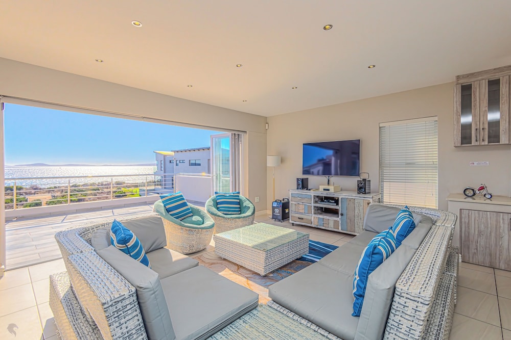 Seasons of Serenity, Langebaan 8-sleeper