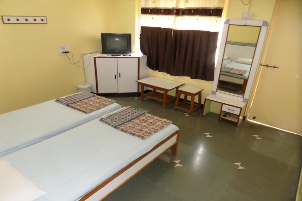 Hotel Indira Sagar view 2