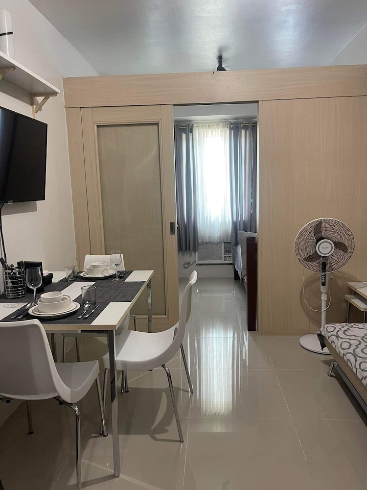 Sea Residences MOA Arena SMX BY DARPM