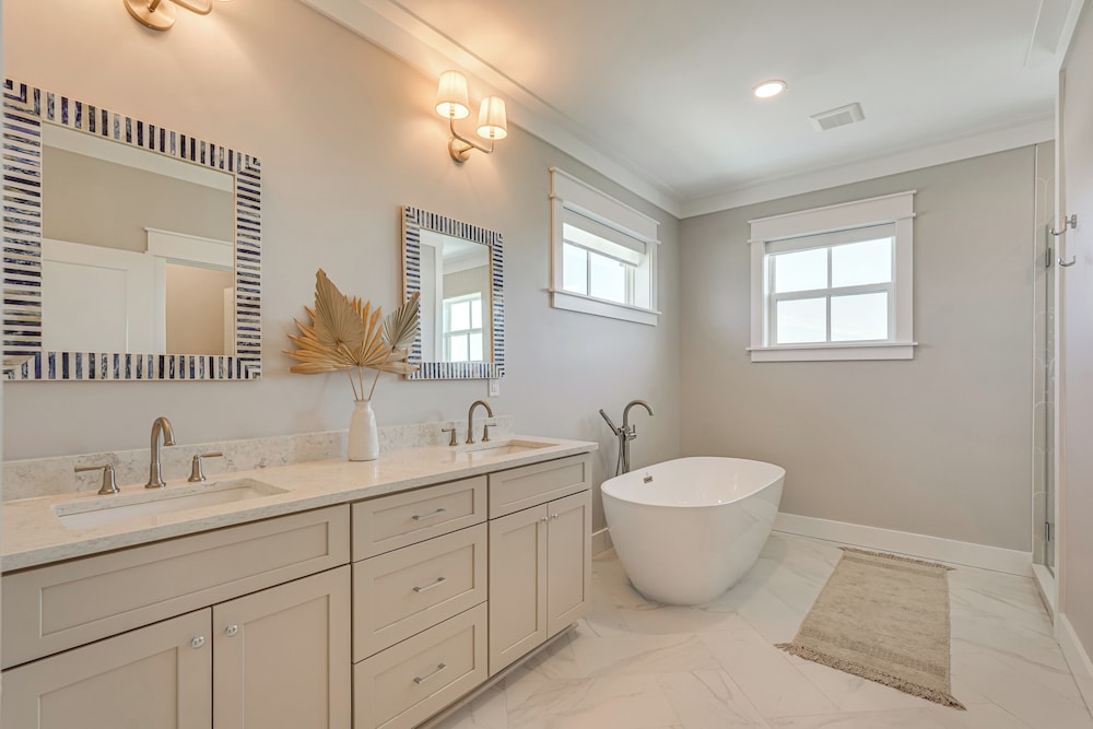5,000+ Sq Ft! Luxe Beachfront House in Port St Joe