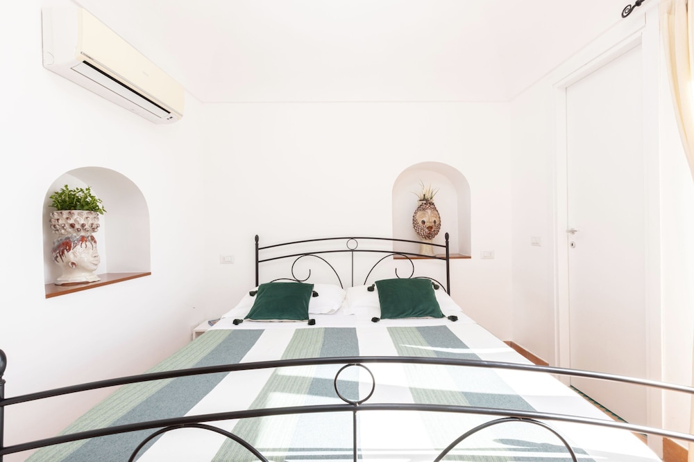 Casa Satriano Attic in Positano view 3