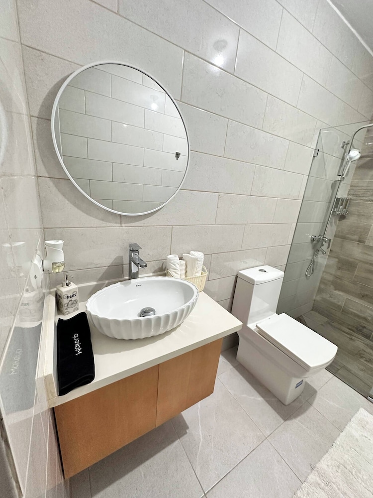 Family apt Centric Near Historic Center Boardwalk