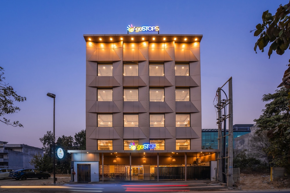 goSTOPS PLUS Gurugram, Baani Square
