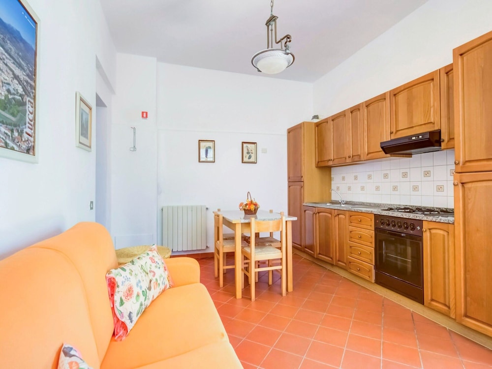 Apartment With Swimming Pool