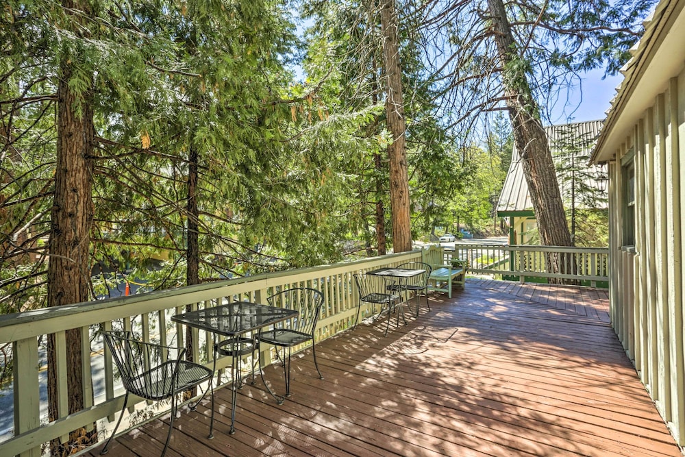 Half-mi to Shaver Lake: Cabin w/ Wraparound Deck view 3