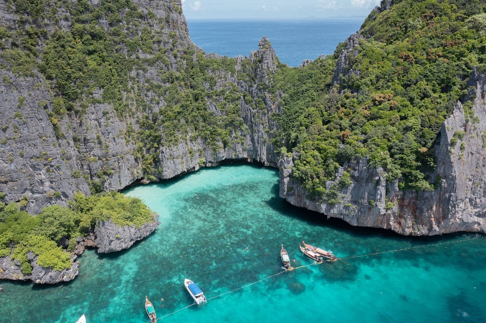 Phi Phi Relax Beach Resort