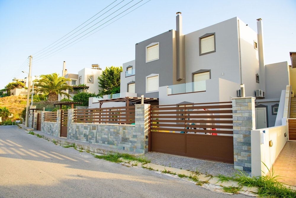 Marie Nicol Apartments Private Pool 3 Bedrooms