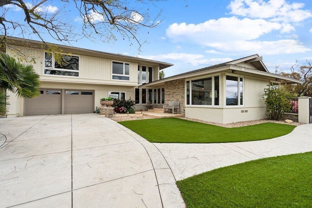 Bouquet Cottage 4 Bedroom Home by RedAwning view 4