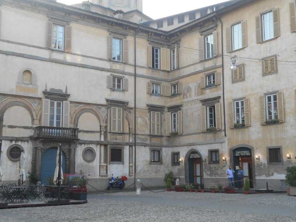 La Maison Des Artistes