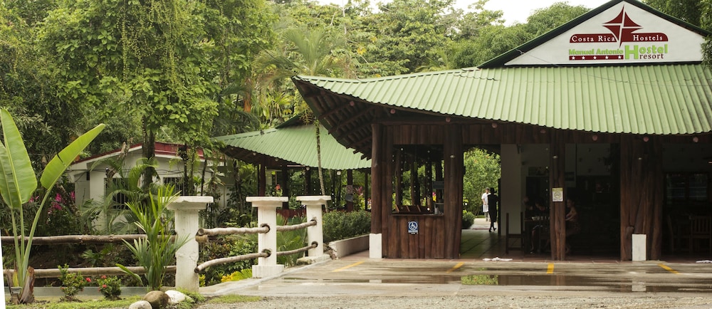 Manuel Antonio Hostel Resort