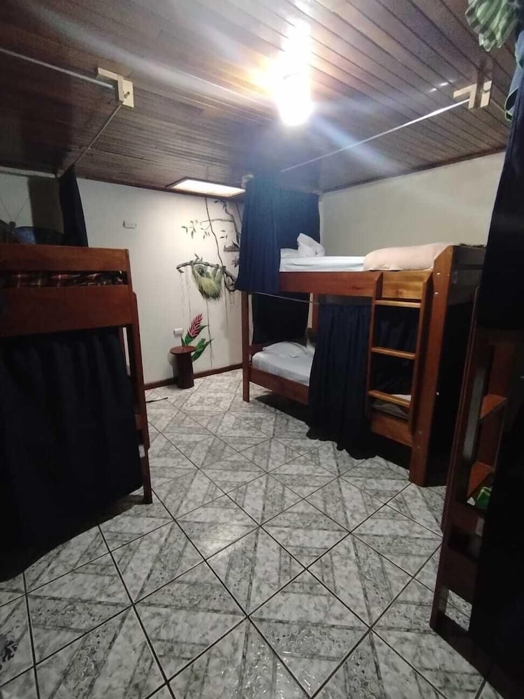 Monteverde Monkey Hostel