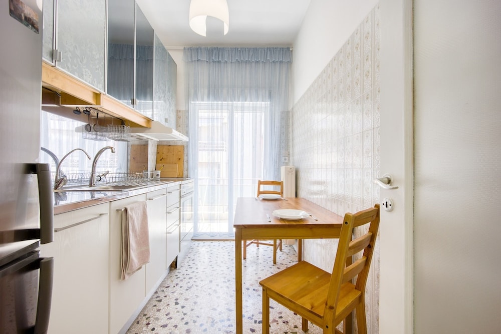 Sunny 1-bedroom Apt 10 Min Walk to Acropolis