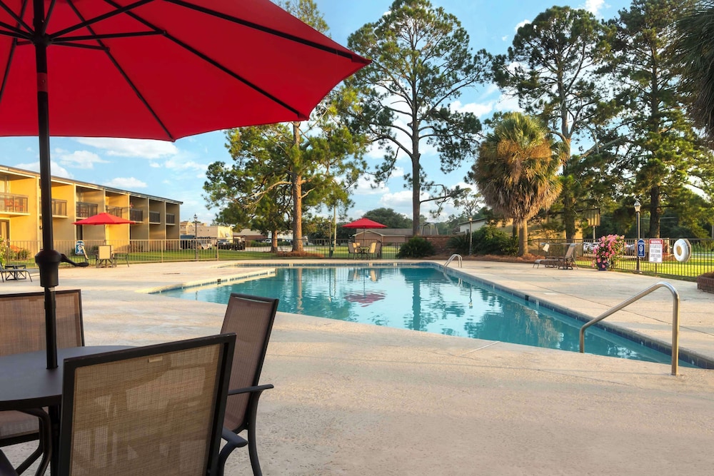 Cordele Vacations - Best Western Colonial Inn - Property Image 10