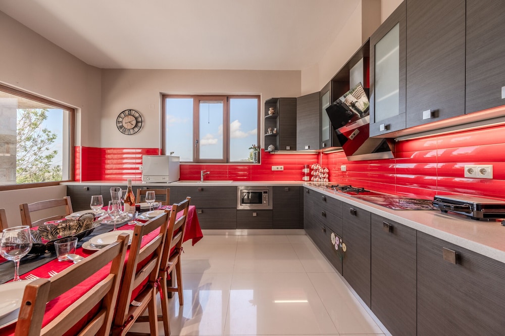 Arios Lux Villa