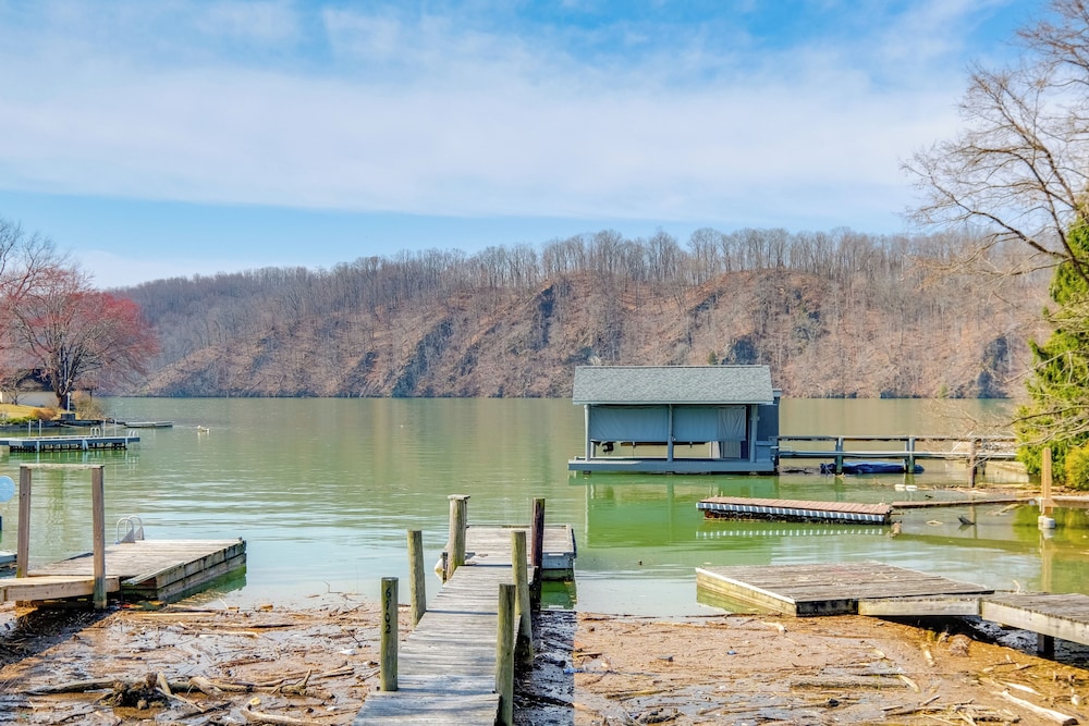 Lake Views & Private Dock: Radford Retreat!