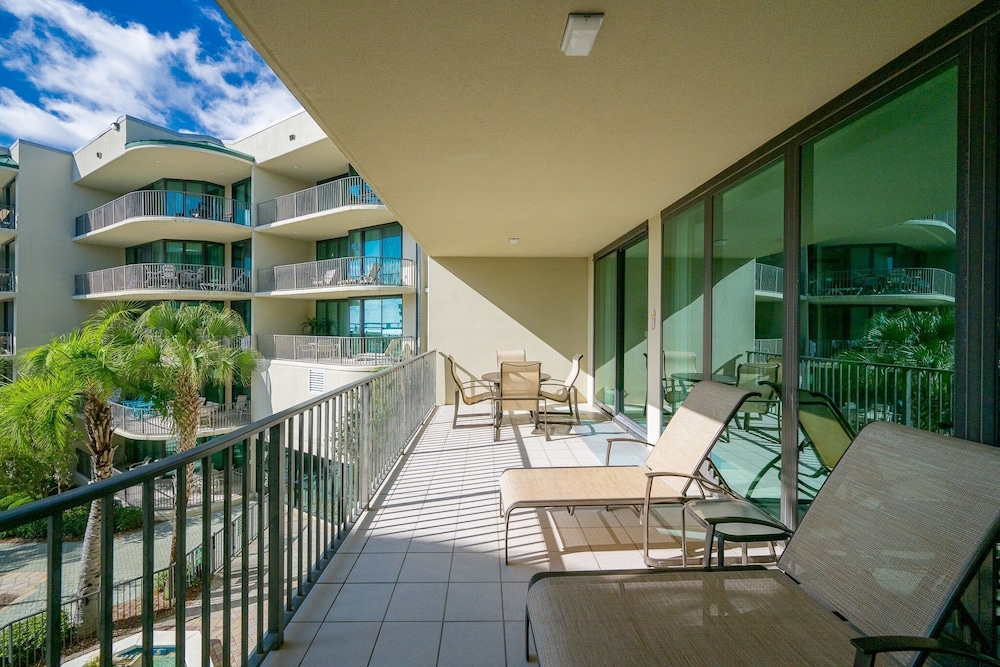 Phoenix On The Bay 1320 2 Bedroom Condo