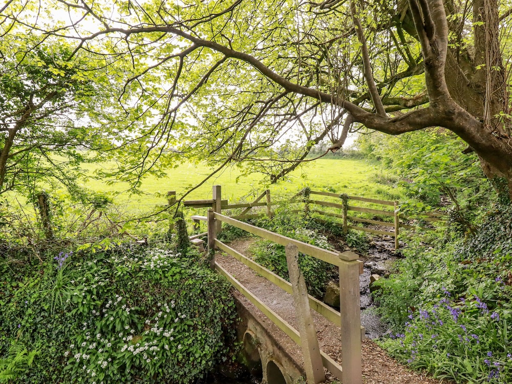 23 Bossiney Bay