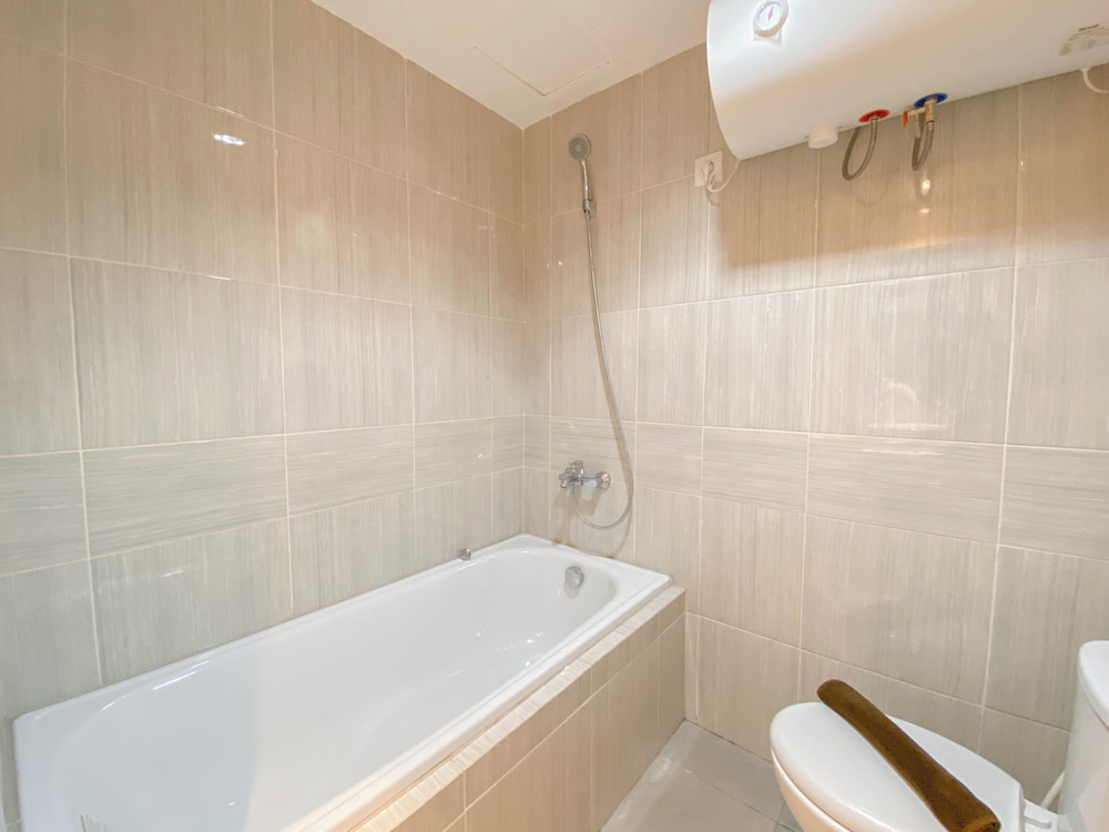Spacious And Minimalist Studio Apartment At Vasanta Innopark