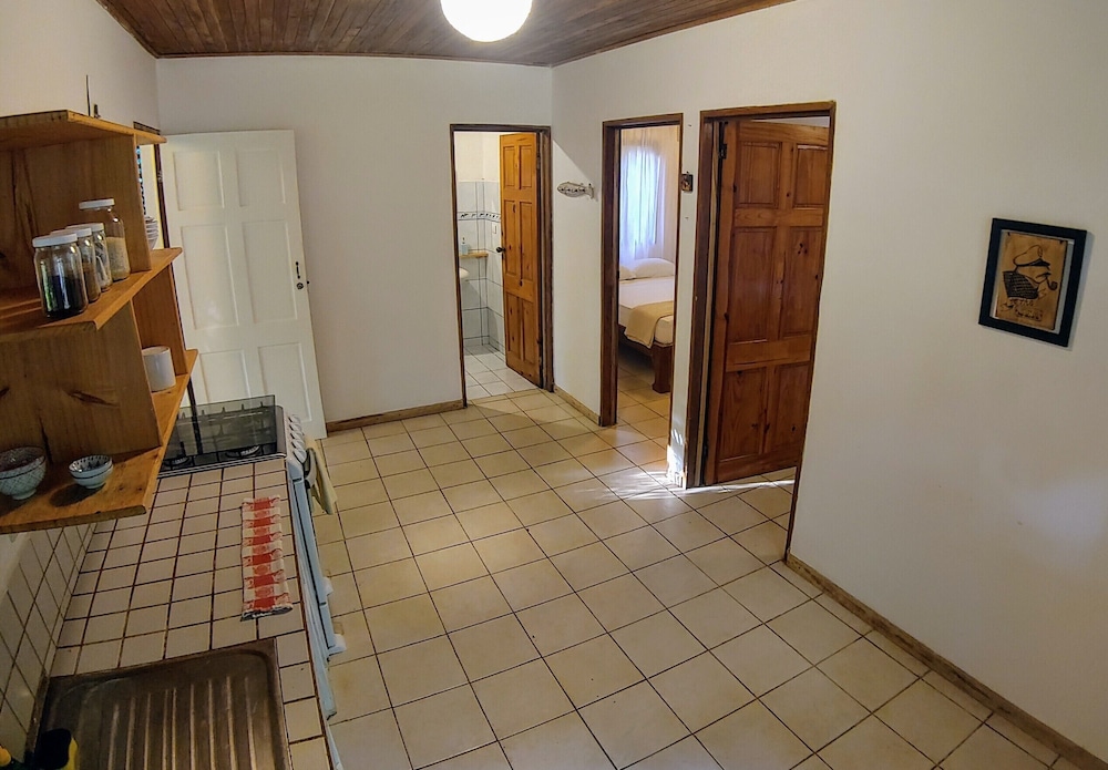 Colibri Surf House & Flats