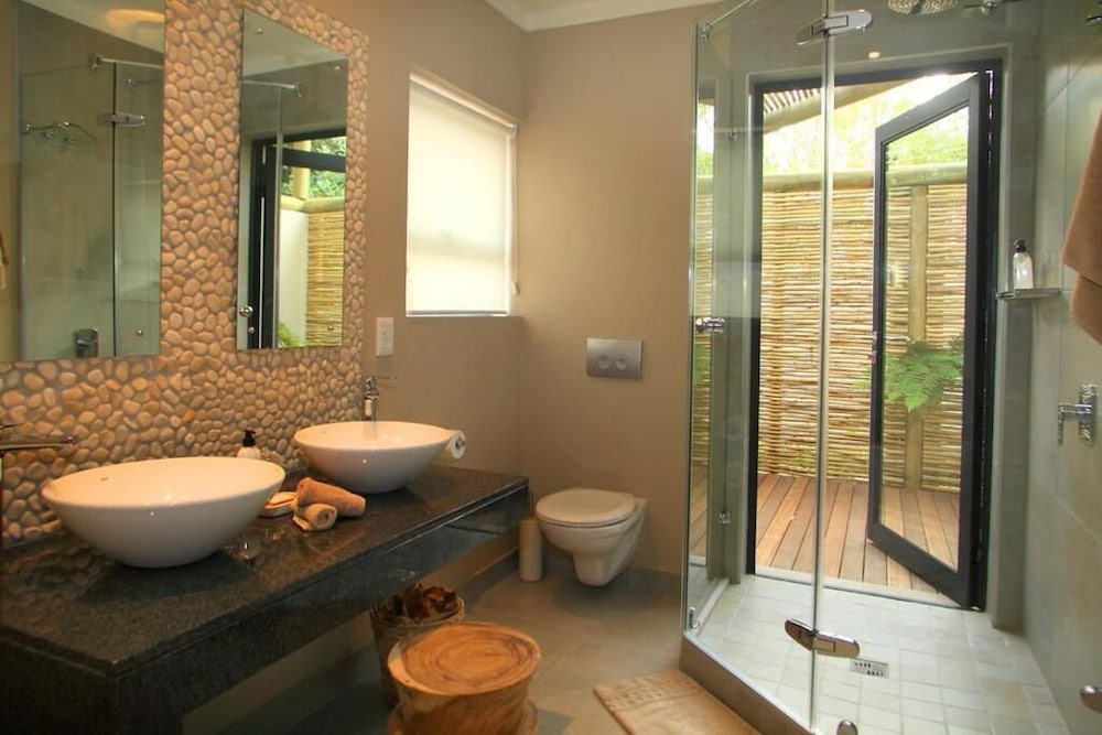 Scallop Guest Lodge