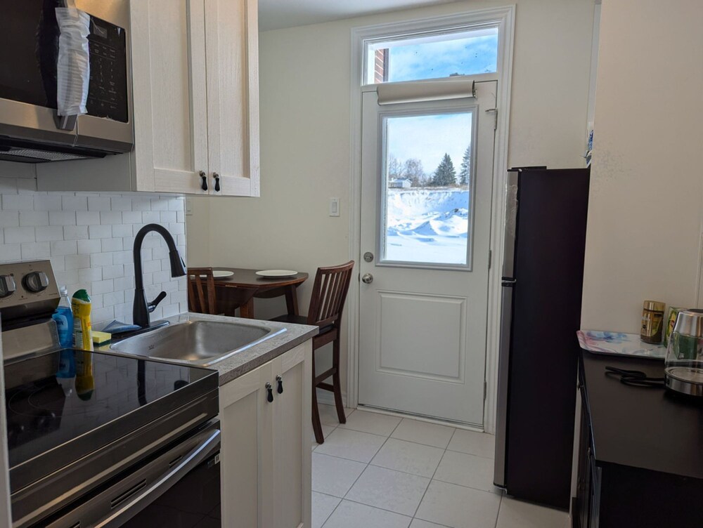 Chic 2BR House Newly Renovated Central Spot