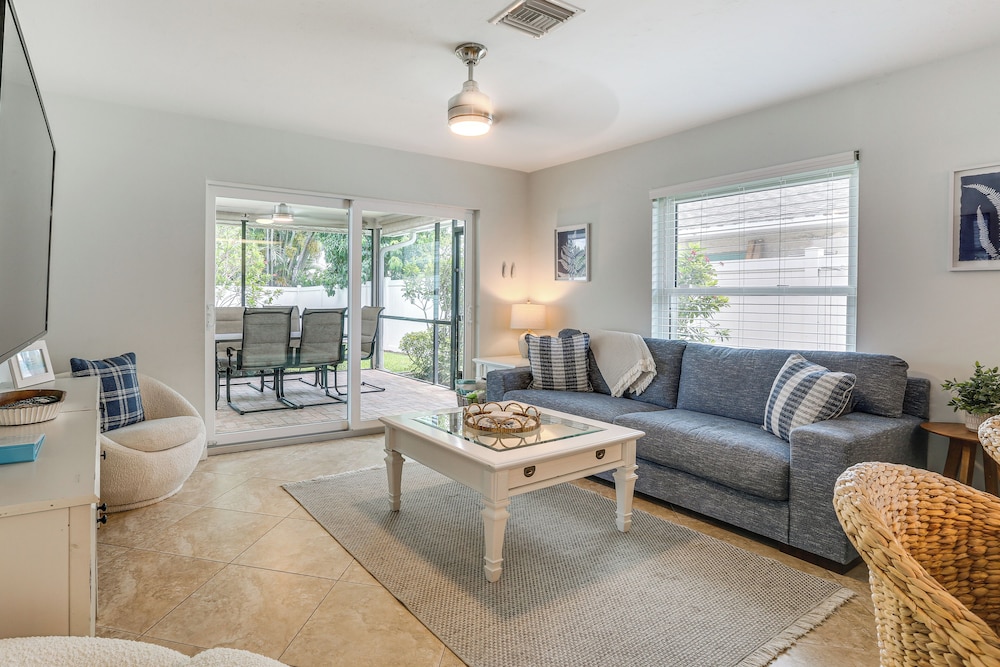 1 Mi to Vanderbilt Beach! Family Home on 500 Block