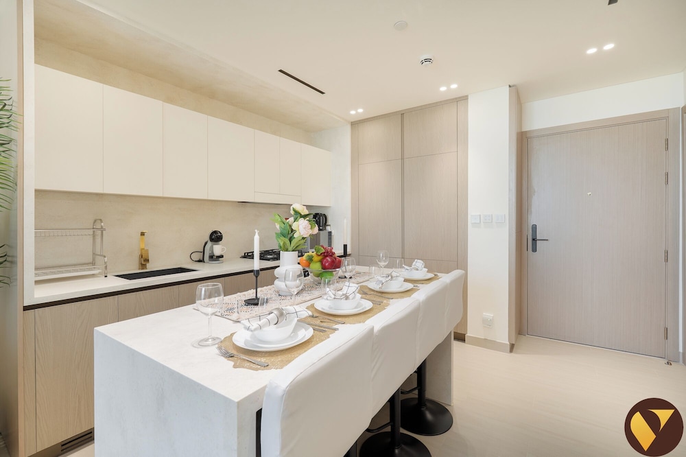 Binghatti Phoenix JVC Near Circle Mall