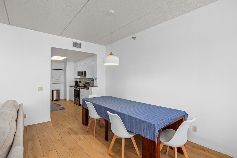 Las Villas Condo Unit 301 - 5 Night Minimum Stays 3 Bedroom Condo