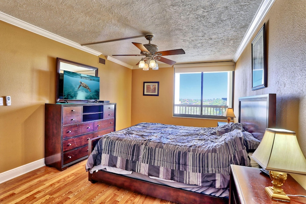 St. Pete Beach Yacht and Tennis Club 404