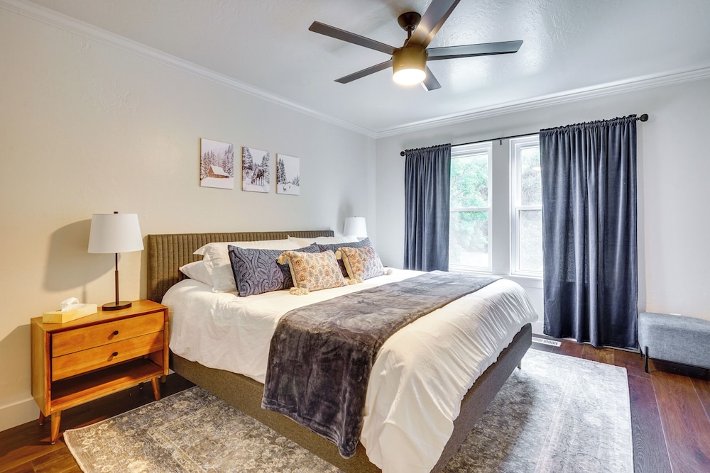 Mtn Views & Canyon Access: Cottonwood Heights Home